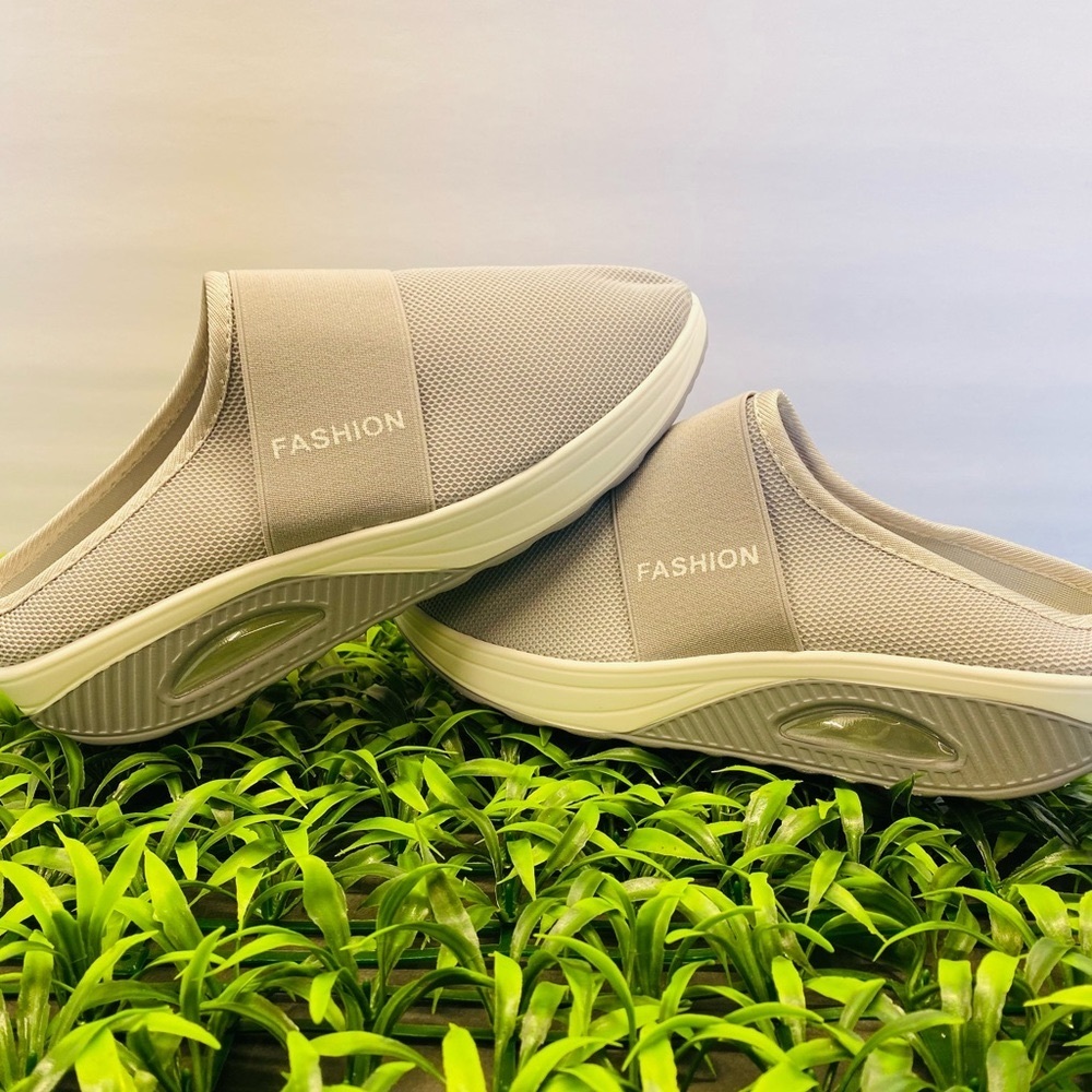 Fashion womens slip on shoes. White/light grey.